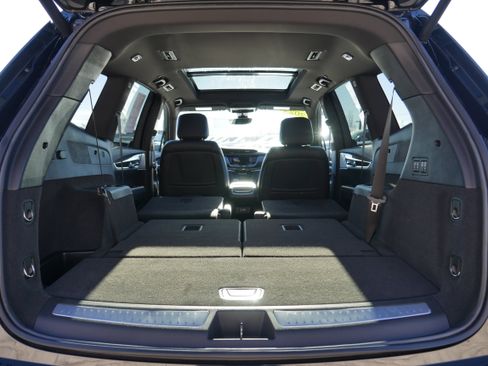 Used 2024 Cadillac XT6 Sport w/ Technology Package image 7