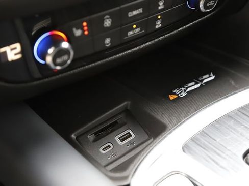 Used 2022 Buick Enclave Essence image 29