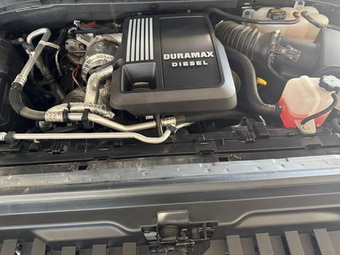 Used 2024 GMC Sierra 1500 AT4 w/ Technology Package AWD/4WD image 7