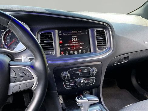 Used 2016 Dodge Charger R/T RWD image 9