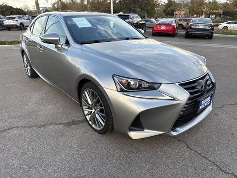 Used 2018 Lexus IS 300 image 7