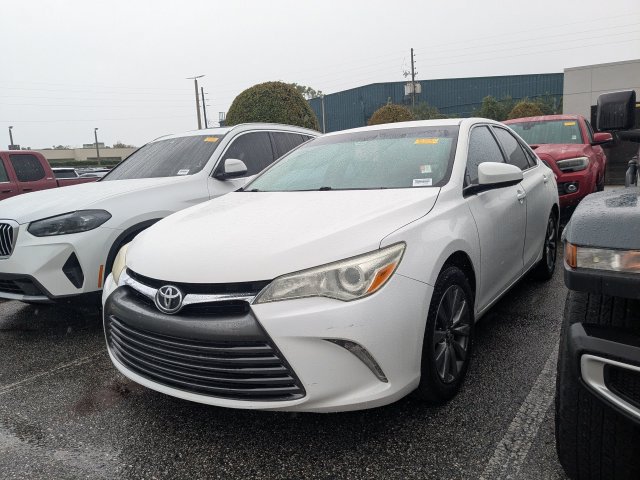 Used 2016 Toyota Camry XLE FWD image 2