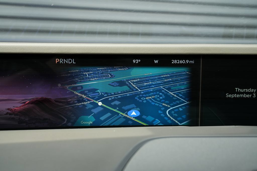 Used 2025 Lincoln Nautilus Premier AWD/4WD image 24