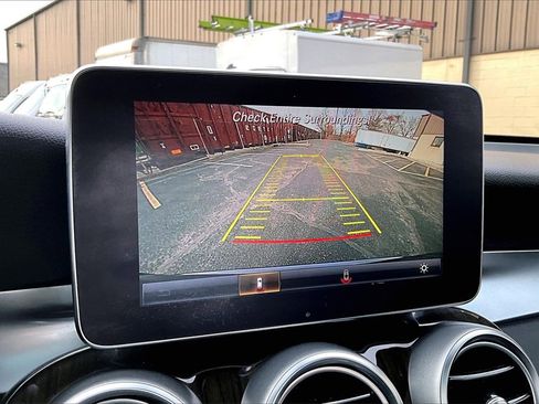 Used 2018 Mercedes-Benz GLC 300 4MATIC image 14