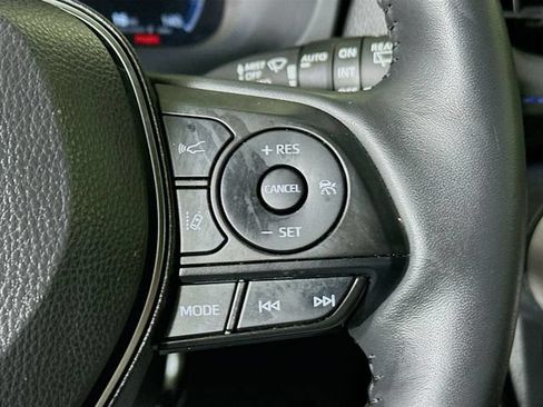 Used 2025 Toyota RAV4 XSE w/ Advanced Technology Package AWD/4WD image 17