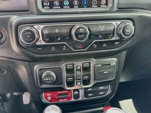Certified 2021 Jeep Gladiator Mojave AWD/4WD image 16