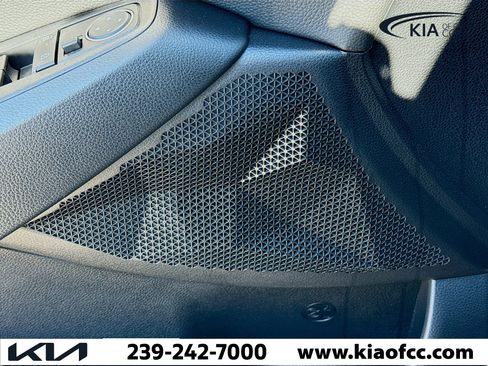 New 2026 Kia Seltos EX image 21