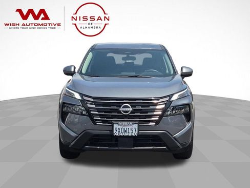 Certified 2026 Nissan Rogue SV FWD image 2