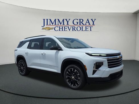 New 2026 Chevrolet Traverse LT w/ Sun and Wheel Package FWD image 7
