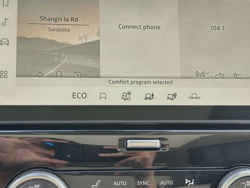 New 2026 Land Rover Discovery Limited Edition AWD/4WD image 45