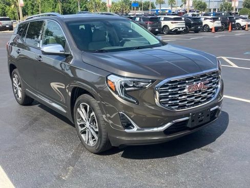 Used 2019 GMC Terrain Denali w/ Advanced Safety Package FWD image 1