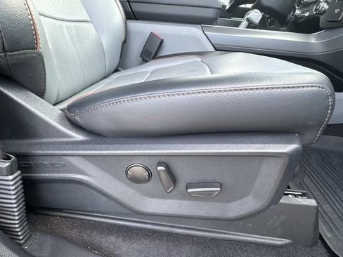 Used 2025 Ford F150 Lariat w/ Equipment Group 501A Mid image 9