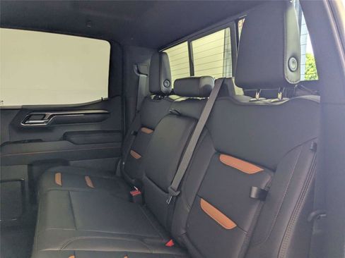 Used 2022 GMC Sierra 1500 AT4 w/ AT4 Premium Package AWD/4WD image 34