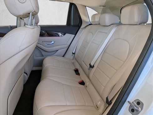 Certified 2022 Mercedes-Benz GLC 300 image 17