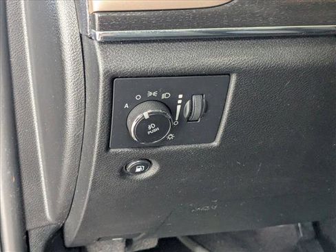Used 2017 Jeep Grand Cherokee Limited AWD/4WD image 11