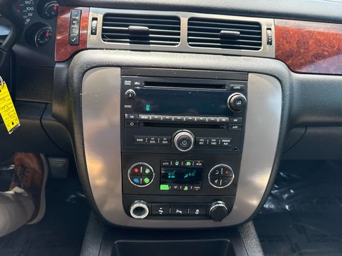 Used 2013 GMC Yukon XL SLT w/ SLT-2 Equipment Package AWD/4WD image 24