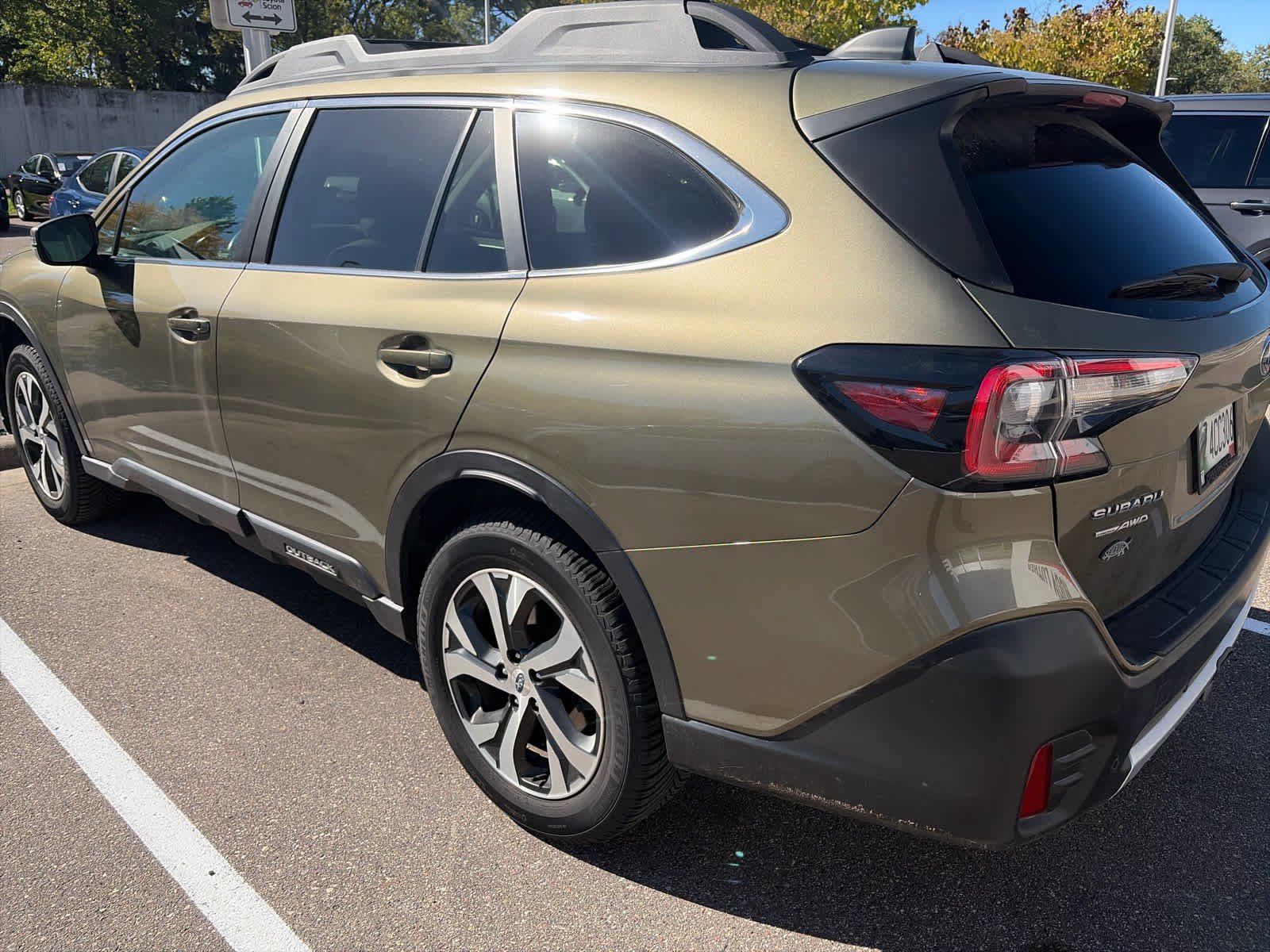 Used 2021 Subaru Outback Limited AWD/4WD image 4