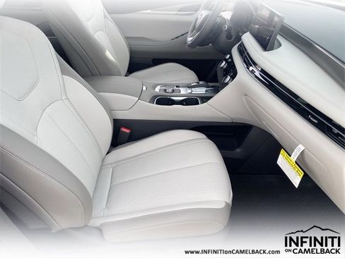 New 2026 INFINITI QX60 Luxe image 11