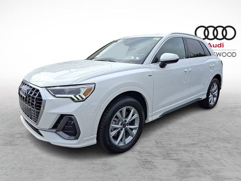 Certified 2023 Audi Q3 2.0T Premium w/ Convenience Package AWD/4WD image 3