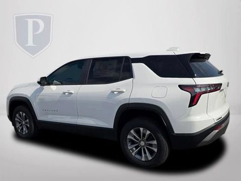 New 2027 Chevrolet Equinox LT FWD image 9
