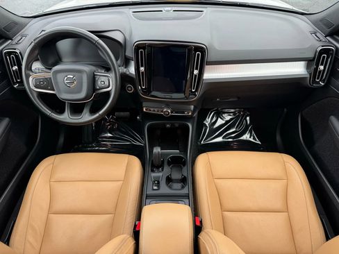 Used 2020 Volvo XC40 T5 Momentum w/ Protection Package Premier AWD/4WD image 22