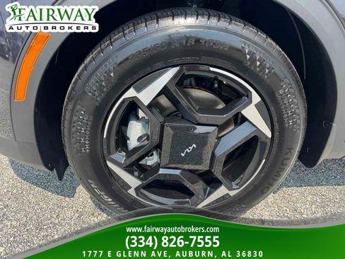 Used 2026 Kia Sportage EX FWD image 31