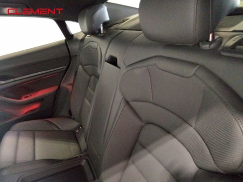 Used 2022 Porsche Taycan image 36