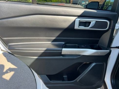 Used 2023 Ford Explorer XLT w/ Equipment Group 202A AWD/4WD image 18