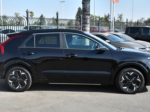 Used 2025 Kia Niro Wind FWD image 9