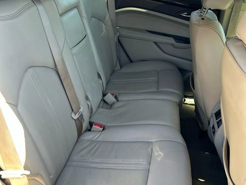 Used 2016 Cadillac SRX Luxury image 18