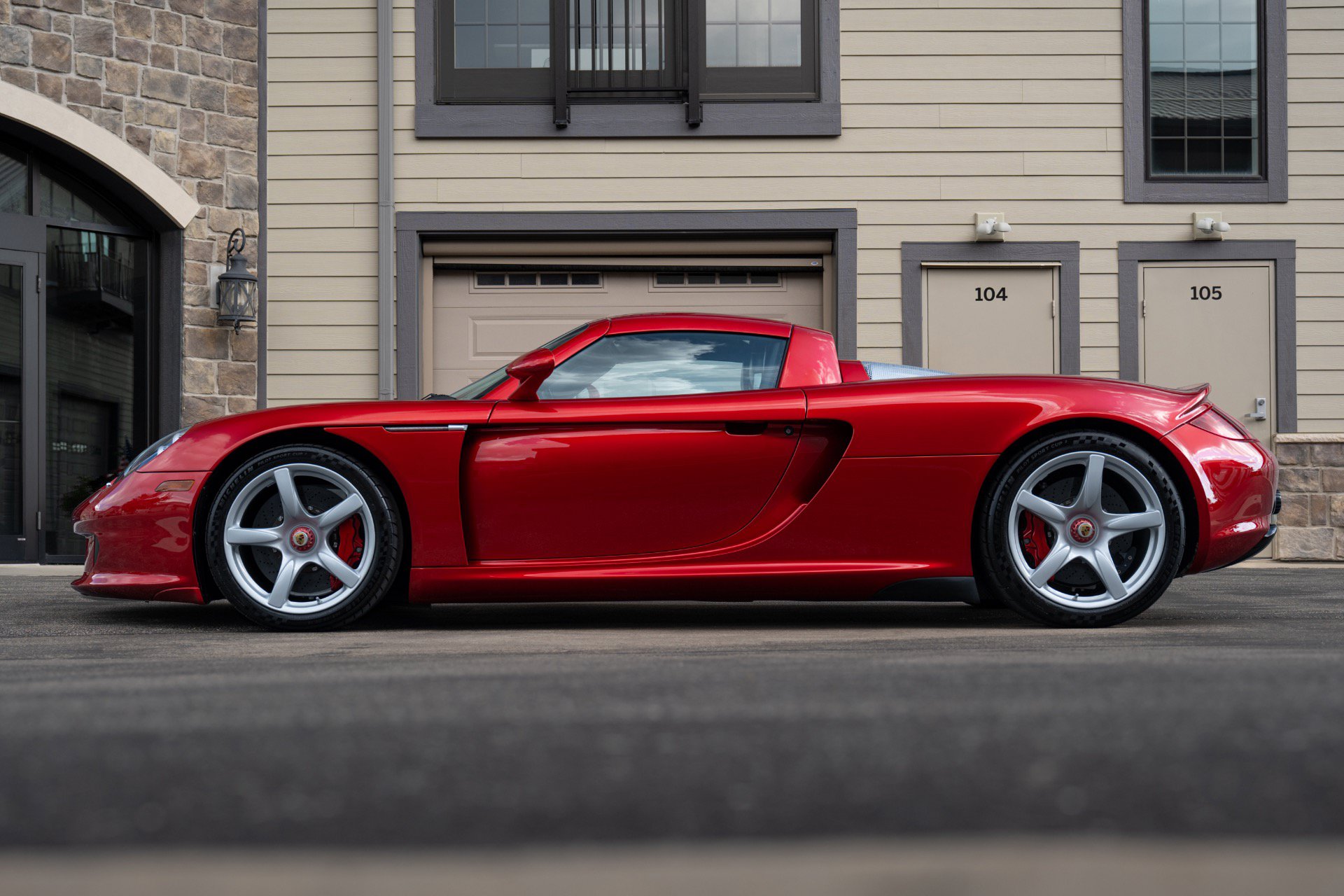 Used 2005 Porsche Carrera GT RWD image 7