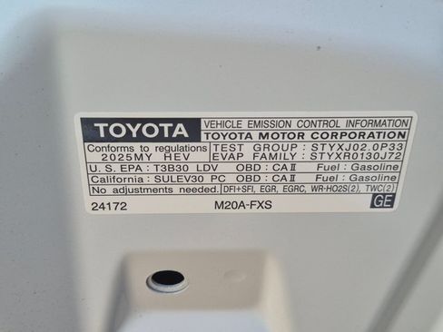 Used 2025 Toyota Prius XLE FWD image 23