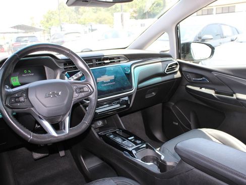 Used 2022 Chevrolet Bolt LT w/ Infotainment Package FWD image 27