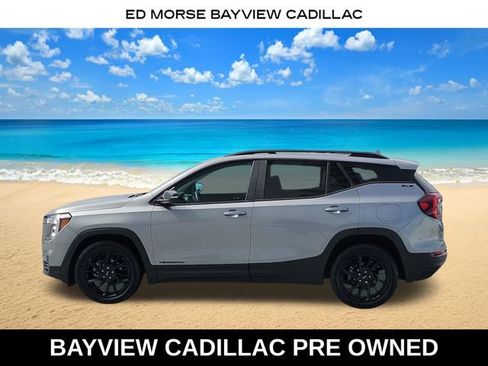 Used 2023 GMC Terrain SLE w/ Driver Convenience Package FWD image 2