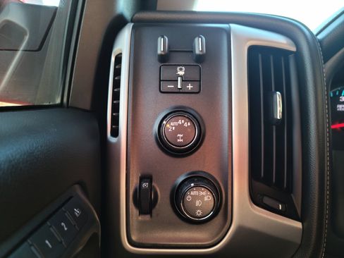 Used 2018 GMC Sierra 1500 SLT image 15