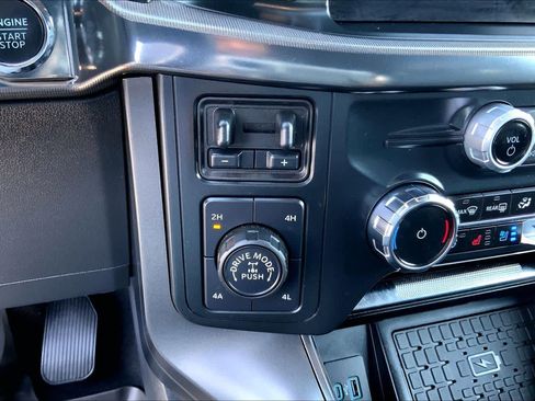 Used 2024 Ford F150 Lariat w/ Equipment Group 502A High AWD/4WD image 31