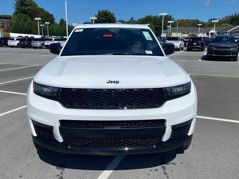 New 2025 Jeep Grand Cherokee L Limited w/ Luxury Tech Group II image 9