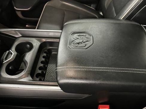 Used 2022 RAM 1500 Laramie AWD/4WD image 18