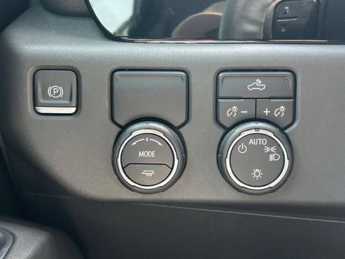 Used 2023 Chevrolet Silverado 1500 LT RWD image 29