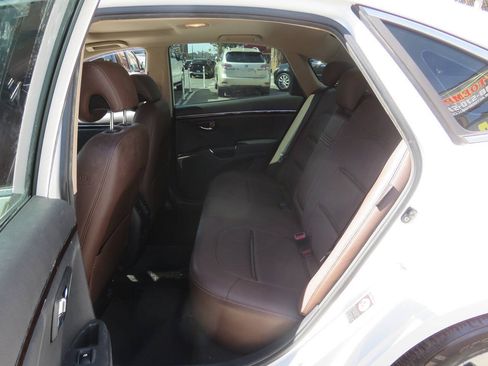 Used 2011 Hyundai Azera GLS w/ Premium Pkg 2 FWD image 17