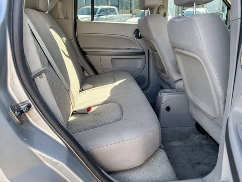 Used 2011 Chevrolet HHR LT FWD image 21