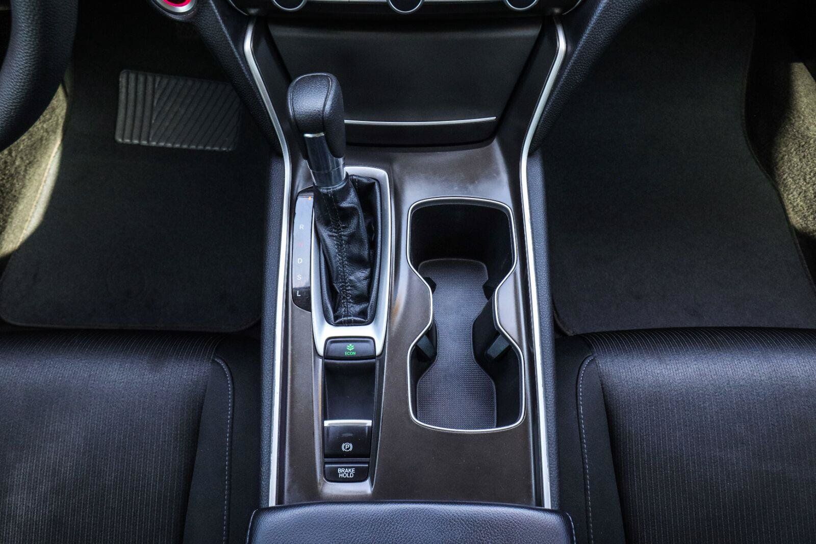 Used 2018 Honda Accord LX image 26