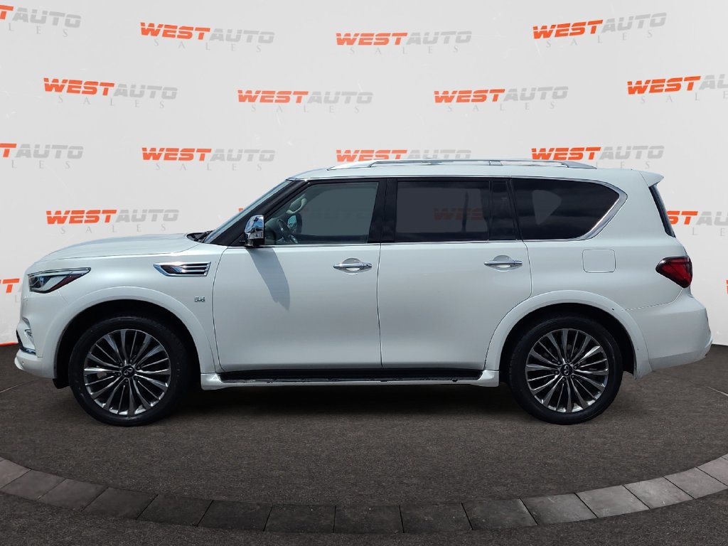 Used 2018 INFINITI QX80 4WD w/ Deluxe Technology Package image 2