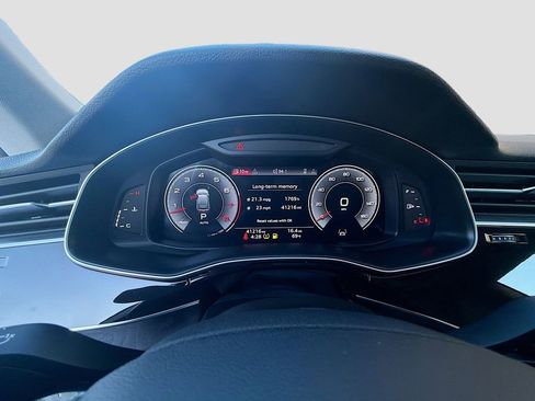 Used 2022 Audi Q8 Premium Plus image 39