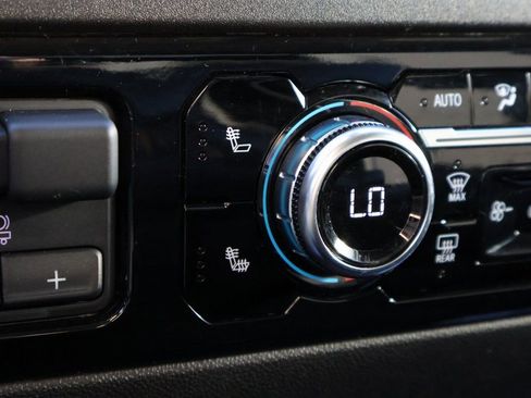 Used 2024 GMC Sierra 2500 SLE image 37