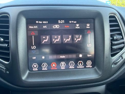 Used 2020 Jeep Compass Trailhawk AWD/4WD image 17