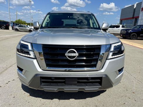 Used 2024 Nissan Armada SL w/ Captain's Chairs Package RWD image 2