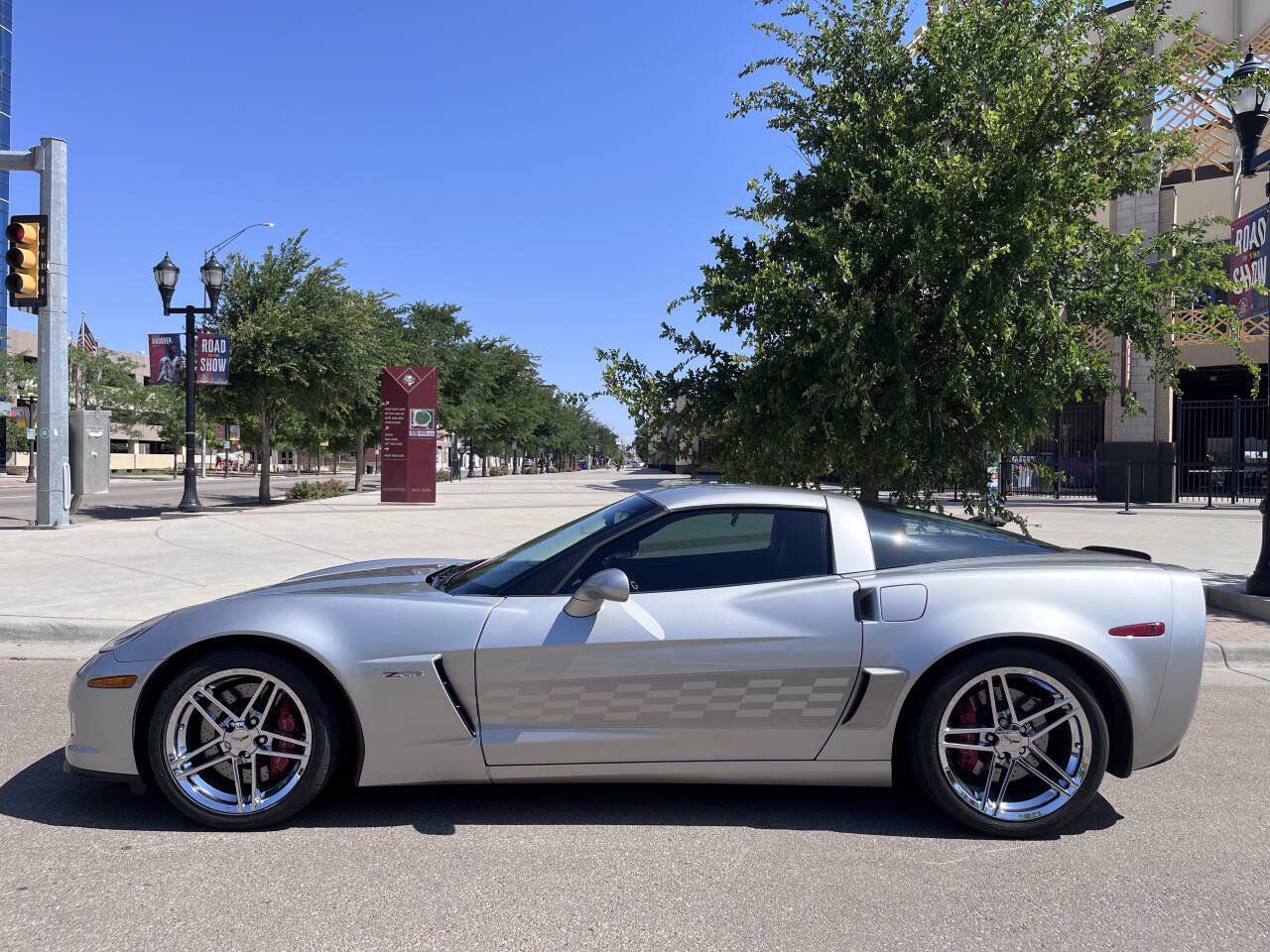 Used 2006 Chevrolet Corvette Z06 w/ Preferred Equipment Group RWD image 7