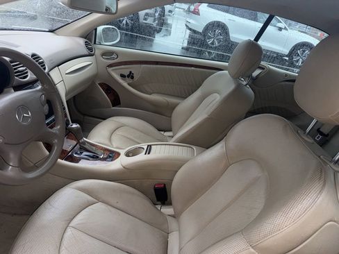 Used 2009 Mercedes-Benz CLK 350 Cabriolet image 2