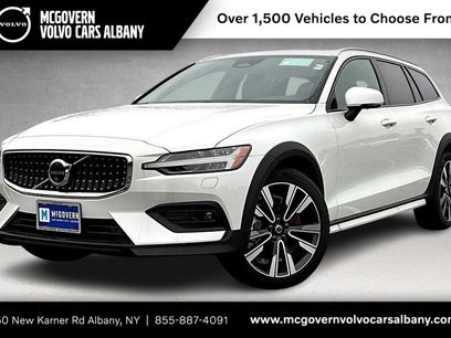 New 2026 Volvo V60 B5 Cross Country Ultra w/ Climate Package